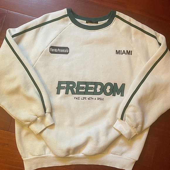 Crewneck with green details - Picture 1 of 2